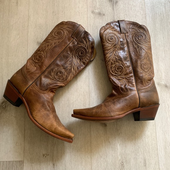 Justin Shoes - Justin Womens Distressed 10B Leather Western Cowboy Boots Snip Toe Swirl Stitch